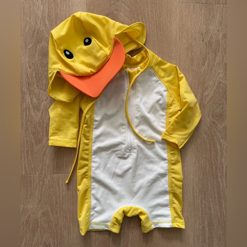 Long sleeve duck rashguard one piece swimsuit with hat